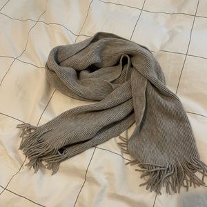 Soft Uniqlo Gray Scarf